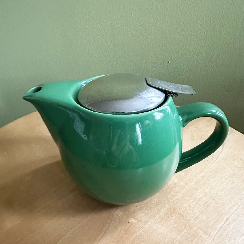 Hues N Brews Green Ceramic Teapot